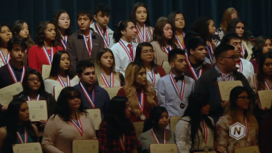 Estudiantes de las escuelas de high school de Springdale recibieron un certificado de bilingüismo